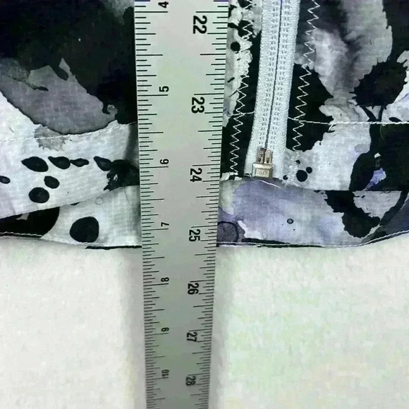 Zella Jacket Blue Women’s Size Medium Packable in Zippered Back Pocket - Picture 12 of 12